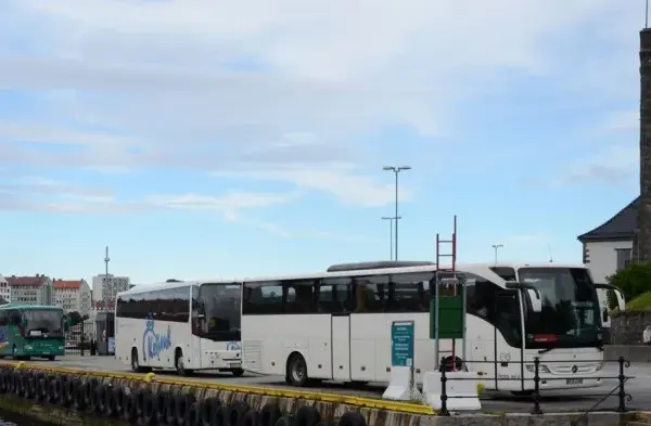 Ile zarabia kierowca autobusu w Norwegii? Zaskakujące fakty o wynagrodzeniu