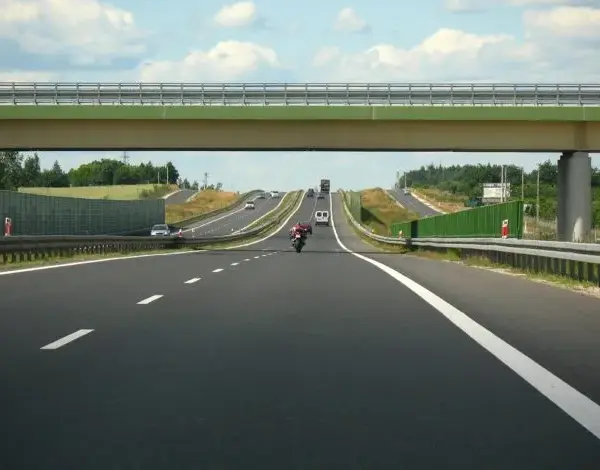 Ile kosztuje kilometr autostrady w Niemczech? Sprawdź stawki i oszczędności