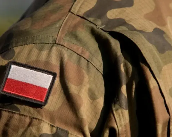 Czy warto iść do wojska jako kierowca? Przeczytaj o zaletach i wadach